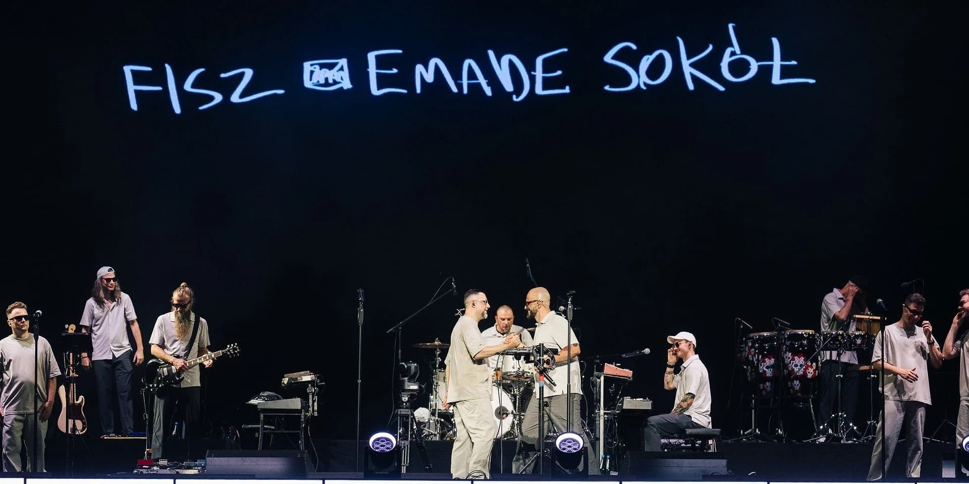 Sokół, Fisz i Emade - grafika promująca wspólny singiel „Tyle Śladów”